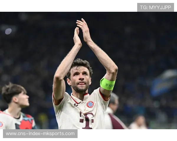 拜仁穆勒中路插上直塞前锋单刀突破得分 拜仁穆勒中路插上直塞前锋单刀突破得分