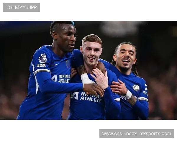 切尔西边路被利兹联完全压制，斯特林突破线路遭全面封锁