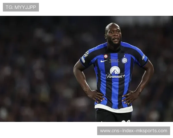 国米卢卡库抢点头槌破门体现强大终结力