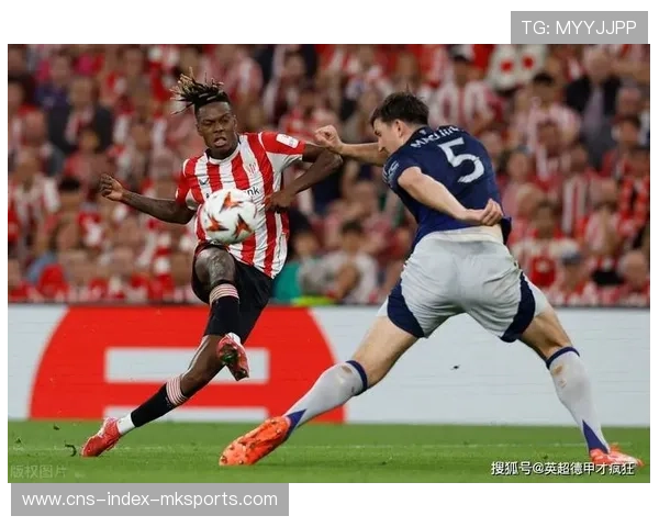 曼联边路传中落点精准